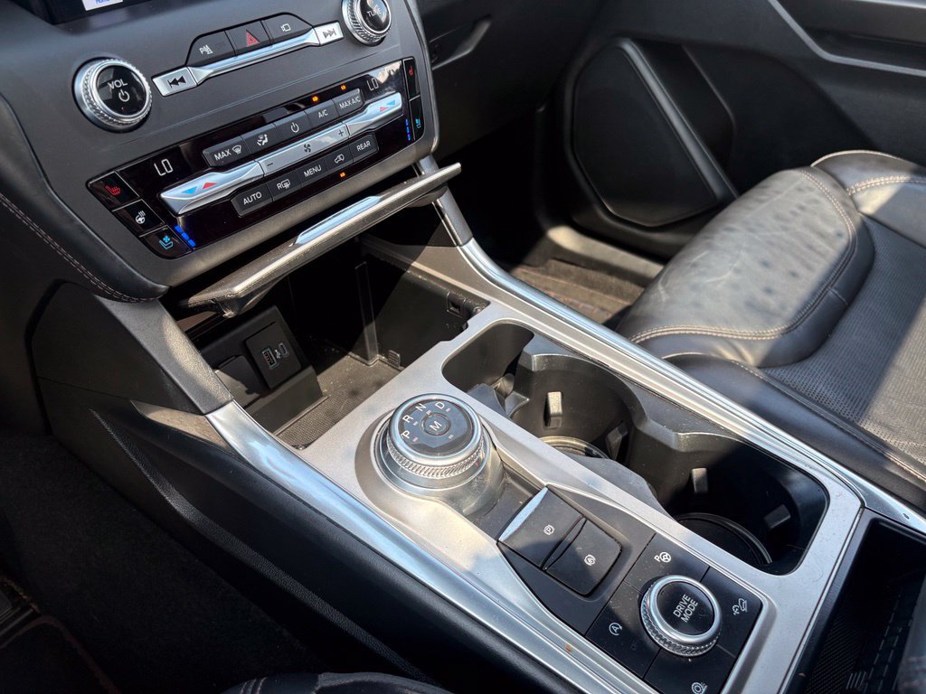 Used 2020 Ford Explorer Platinum w/ Premium Technology Package AWD/4WD image 23
