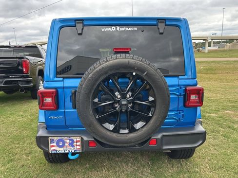 Used 2024 Jeep Wrangler Unlimited Sahara image 6