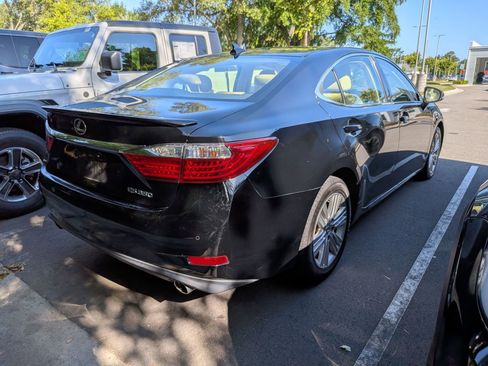 Used 2014 Lexus ES 350 w/ Premium Package FWD image 2