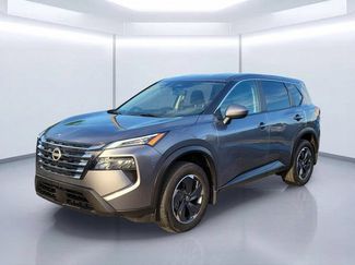 Used 2024 Nissan Rogue SV FWD video 2