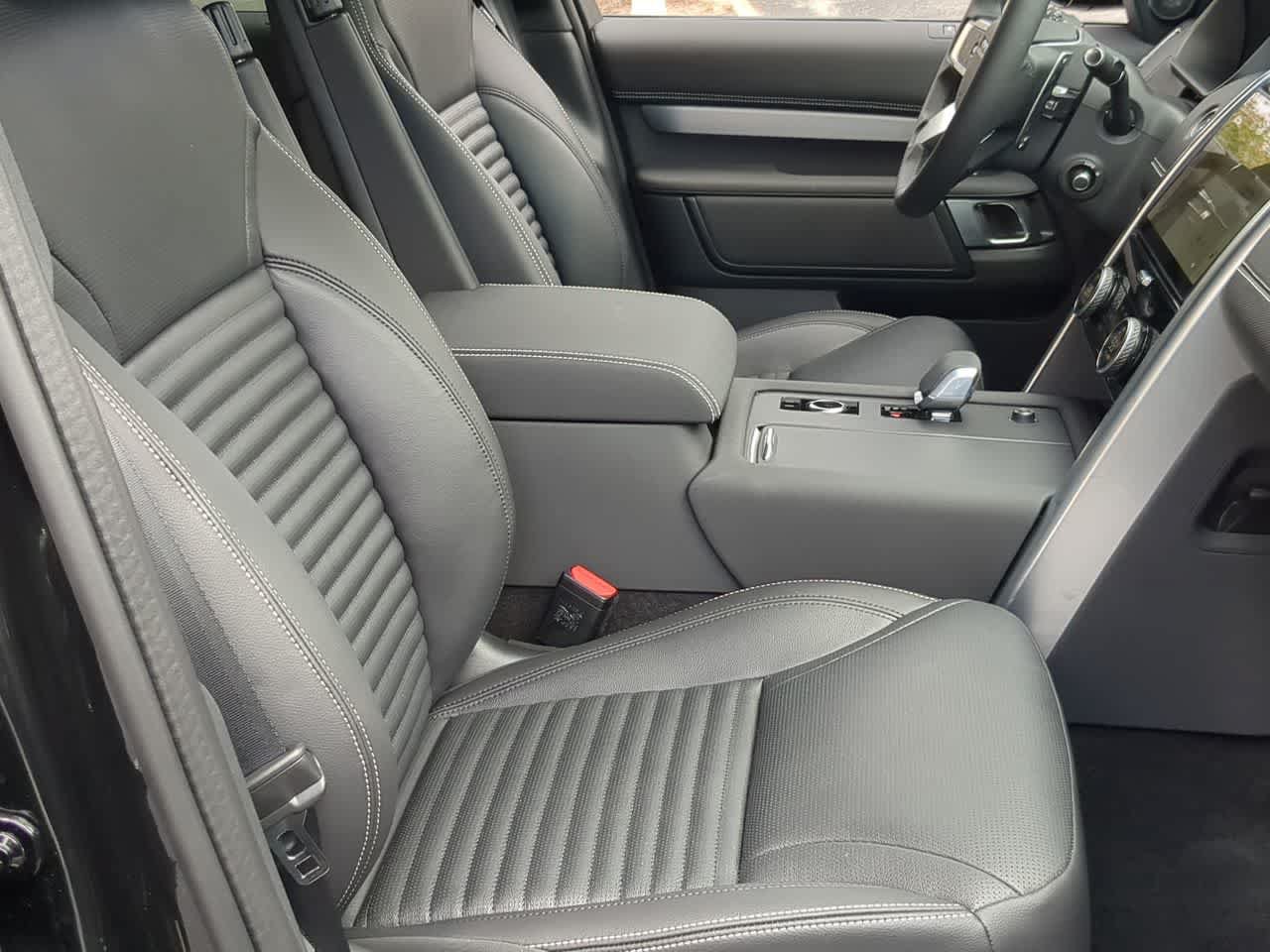 New 2026 Land Rover Discovery Dynamic SE AWD/4WD image 24