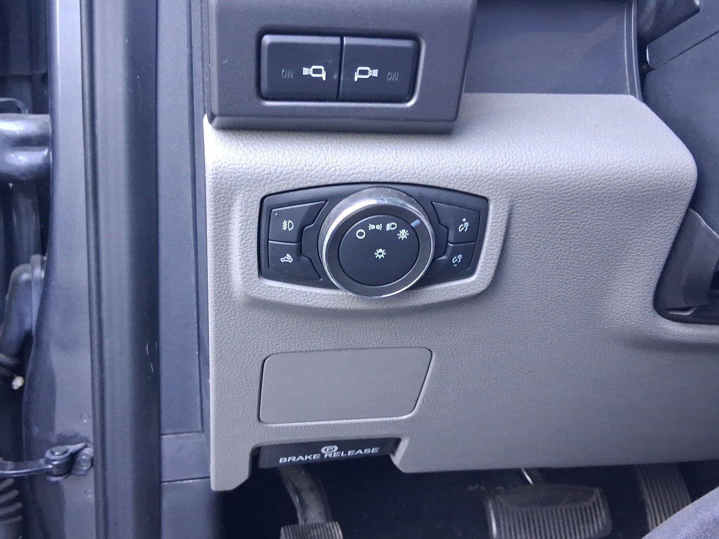 Used 2022 Ford F250 XLT w/ XLT Premium Package AWD/4WD image 24