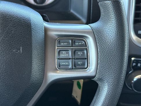 Used 2021 RAM 1500 Classic SLT RWD image 34