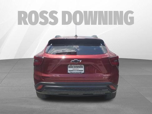 Used 2024 Chevrolet Trax RS w/ Sunroof Package FWD image 5
