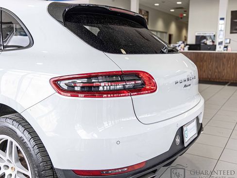 Used 2018 Porsche Macan image 14