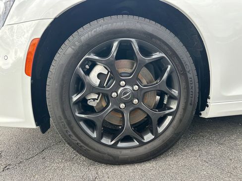 Used 2023 Chrysler 300 Touring L w/ Popular Equipment Group image 12