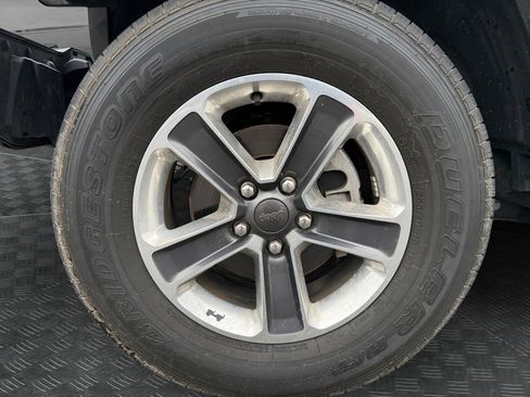 Certified 2023 Jeep Wrangler Sahara w/ Safety Group image 20