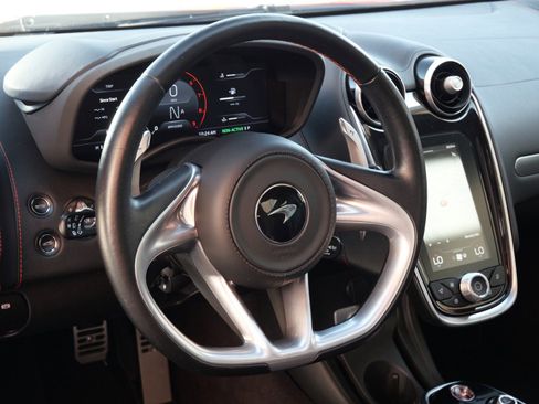 Used 2023 McLaren GT image 9