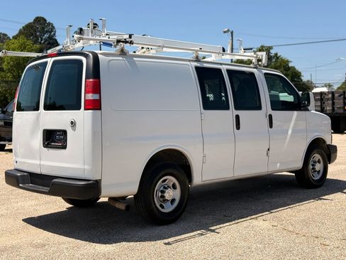 Used 2016 Chevrolet Express 2500 w/ Cold Climate Package RWD image 7