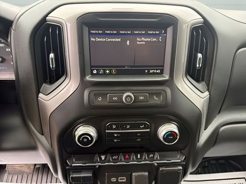 Used 2021 GMC Sierra 3500 4x4 Crew Cab w/ Convenience Package image 17