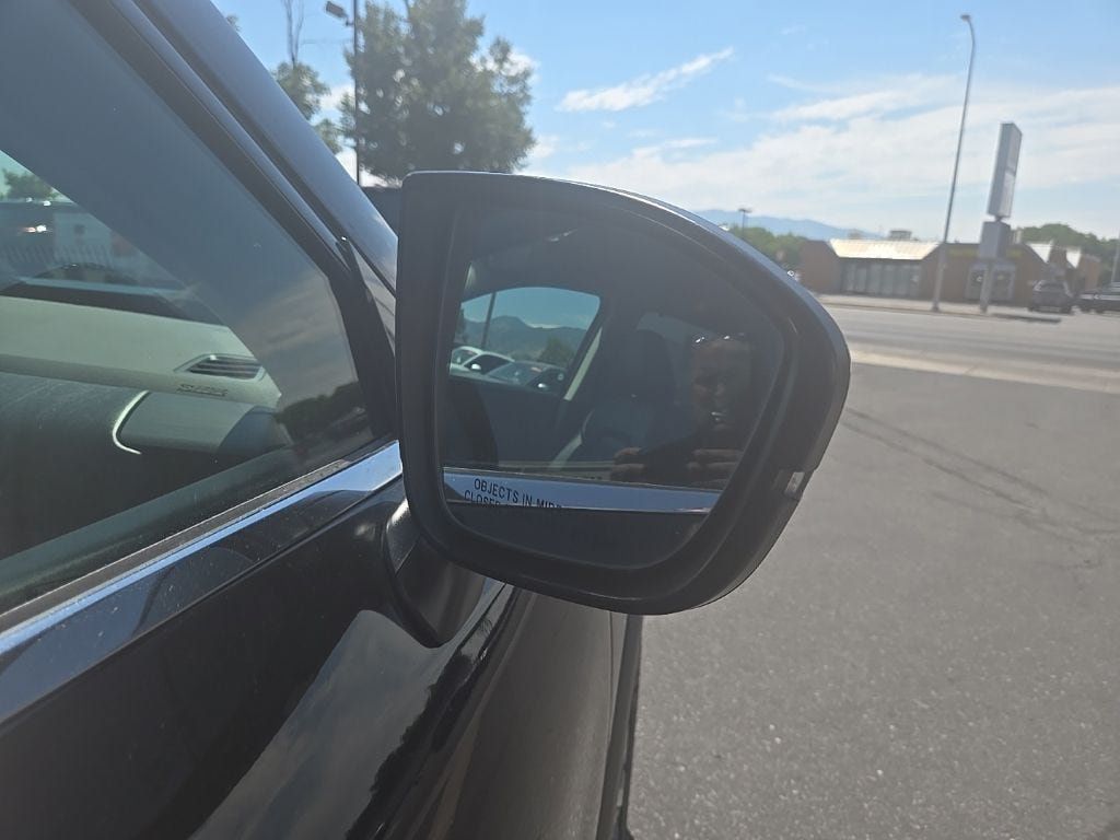 Used 2025 Nissan Pathfinder SL AWD/4WD image 28