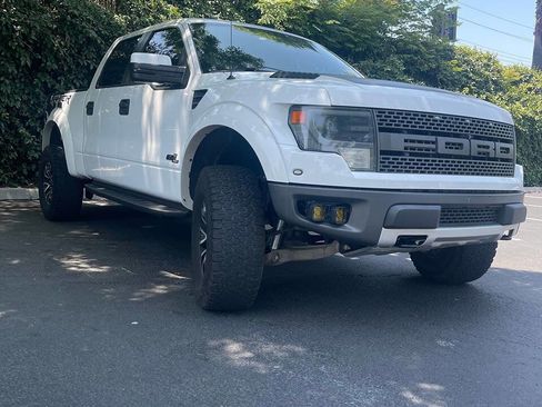 Used 2014 Ford F150 Raptor w/ Equipment Group 801A Luxury image 2