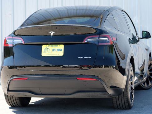 Used 2021 Tesla Model Y Long Range image 5