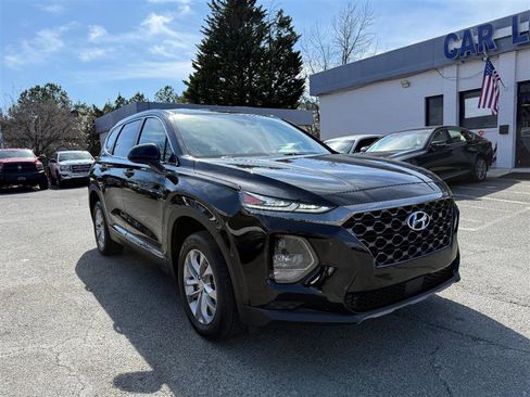 Used 2019 Hyundai Santa Fe SE image 4