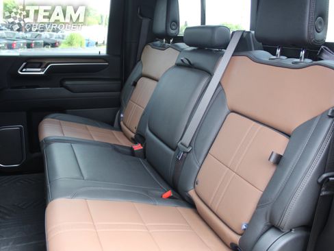 Used 2024 Chevrolet Silverado 2500 High Country w/ Technology Package AWD/4WD image 25