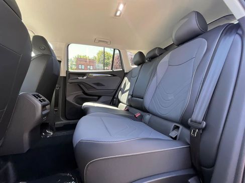 New 2026 Volkswagen Tiguan SE AWD/4WD image 13