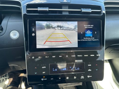 Used 2023 Hyundai Santa Cruz SEL Premium AWD/4WD image 32