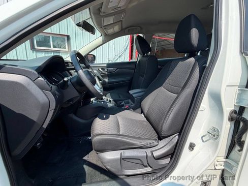 Used 2018 Nissan Rogue S FWD image 11