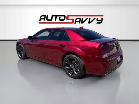 Used 2020 Chrysler 300 Touring w/ Sport Appearance Package image 5