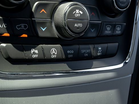 Used 2018 Jeep Grand Cherokee Limited AWD/4WD image 28