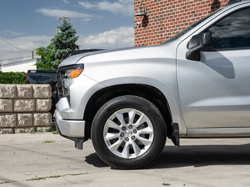 Used 2022 Chevrolet Silverado 1500 Custom RWD image 4