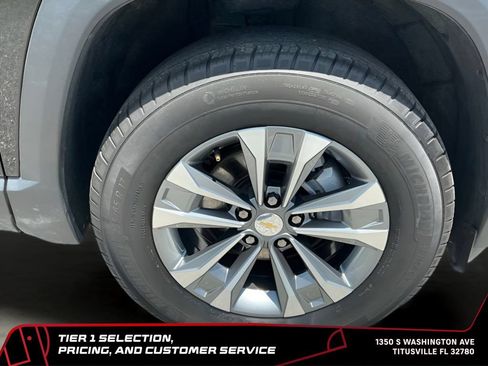 Used 2025 Chevrolet Equinox LT AWD/4WD image 36