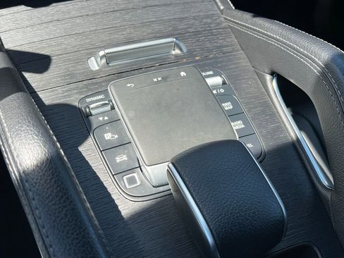 Used 2025 Mercedes-Benz GLE 450 4MATIC Coupe w/ Winter Package image 32