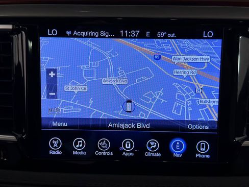 Used 2017 Chrysler Pacifica Limited w/ UConnect Theater Package image 2