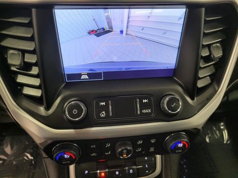 Used 2023 GMC Acadia SLT w/ Elevation Edition image 15