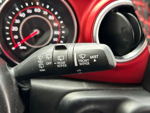 Certified 2022 Jeep Wrangler Unlimited Rubicon w/ Xtreme Recon 35" Tire Package image 53