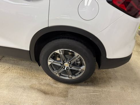 Certified 2025 Chevrolet Blazer LT w/ Convenience Package image 9