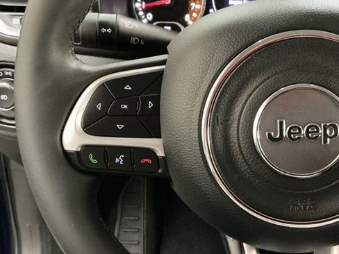 Used 2018 Jeep Renegade Latitude image 25