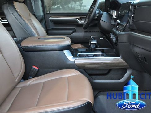 Used 2022 Chevrolet Silverado 1500 RST w/ Texas Edition Plus AWD/4WD image 16