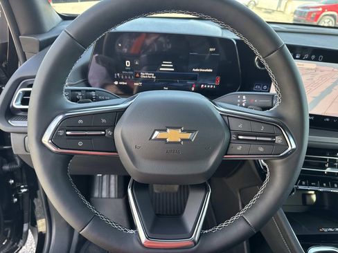 New 2026 Chevrolet Traverse LT w/ Driver Confidence Package AWD/4WD image 24