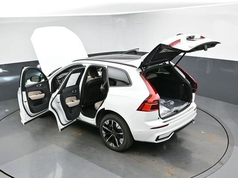 New 2026 Volvo XC60 B5 Plus w/ Protection Package Premier AWD/4WD image 52