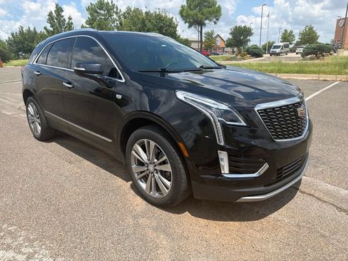 Used 2023 Cadillac XT5 Premium Luxury w/ Technology Package AWD/4WD image 8