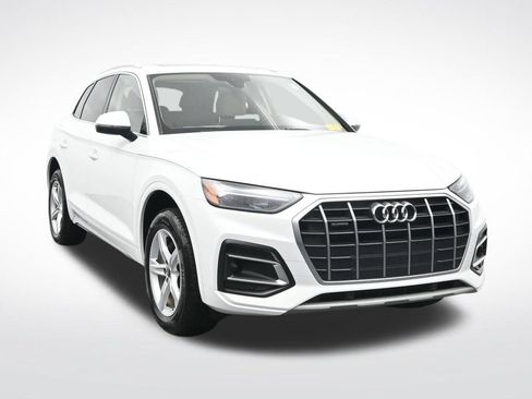 Used 2023 Audi Q5 2.0T Premium w/ Convenience Package AWD/4WD image 3