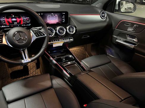 Certified 2025 Mercedes-Benz GLA 250 4MATIC image 37