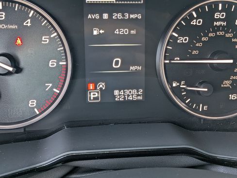 Used 2025 Subaru Outback Premium w/ Popular Package #1A AWD/4WD image 30
