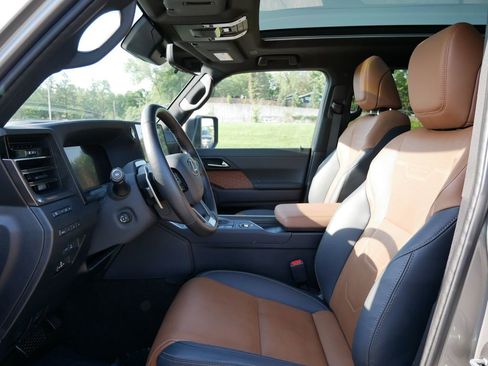 Used 2024 Lexus GX 550 w/ Cold Area Package AWD/4WD image 9