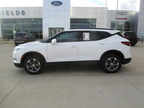 Used 2024 Chevrolet Blazer LT w/ Convenience Package image 3