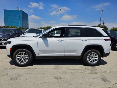 New 2026 Jeep Grand Cherokee Laredo RWD image 4