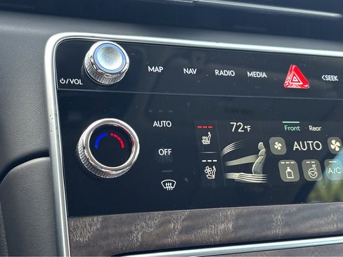 New 2026 Genesis GV80 2.5T Advanced image 18