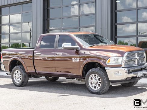 Used 2015 RAM 3500 Laramie w/ Convenience Group AWD/4WD image 7