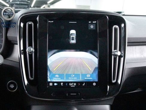 Certified 2025 Volvo XC40 B5 Core image 11