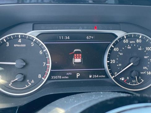Used 2023 Nissan Pathfinder SL AWD/4WD image 19