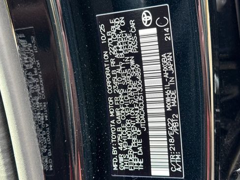 New 2026 Toyota Prius Plug-In Hybrid FWD image 32