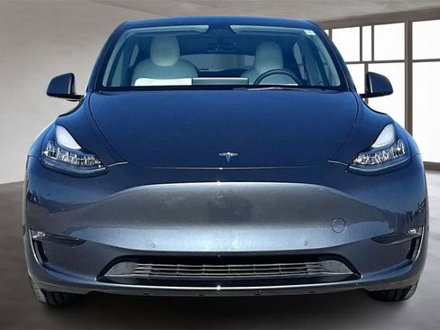 Used 2022 Tesla Model Y Long Range image 3