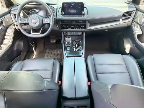 Used 2024 Nissan Rogue SV w/ SV Premium Package image 36