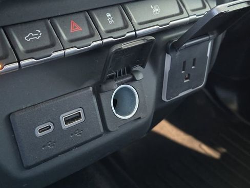 Used 2024 Chevrolet Silverado 2500 Custom w/ Custom Value Package image 21